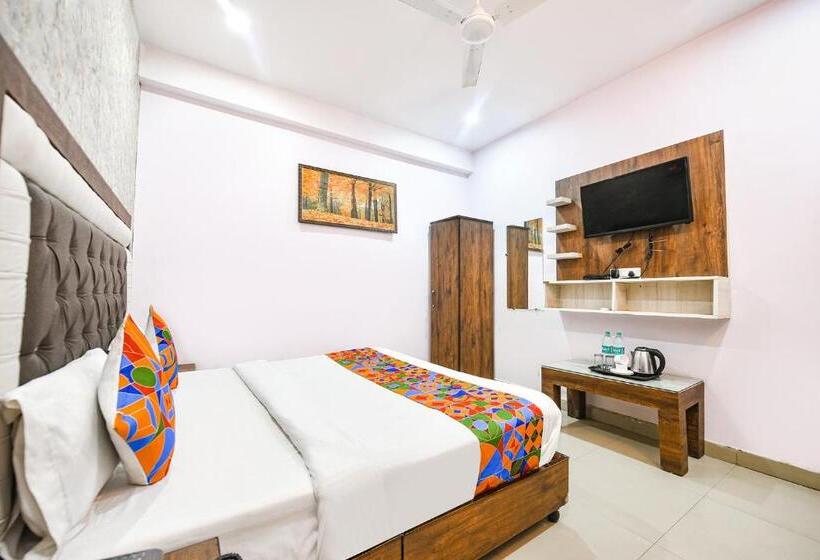 ホテル Fabexpress Golden Stone