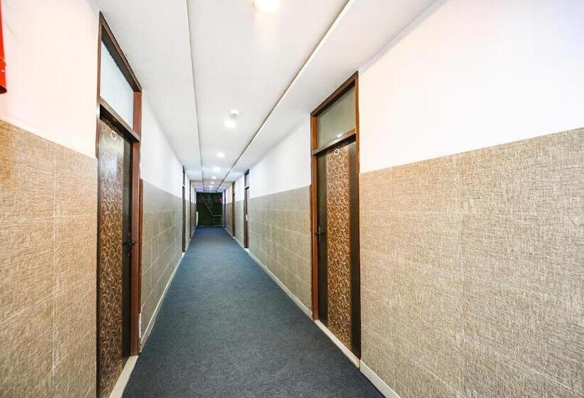 ホテル Fabexpress Golden Stone