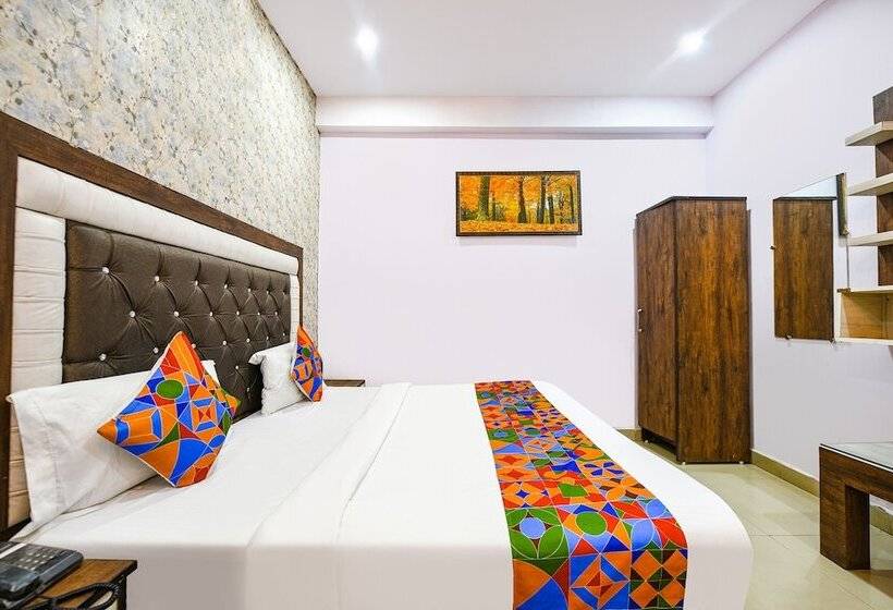 ホテル Fabexpress Golden Stone