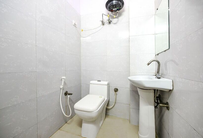 ホテル Fabexpress Golden Stone