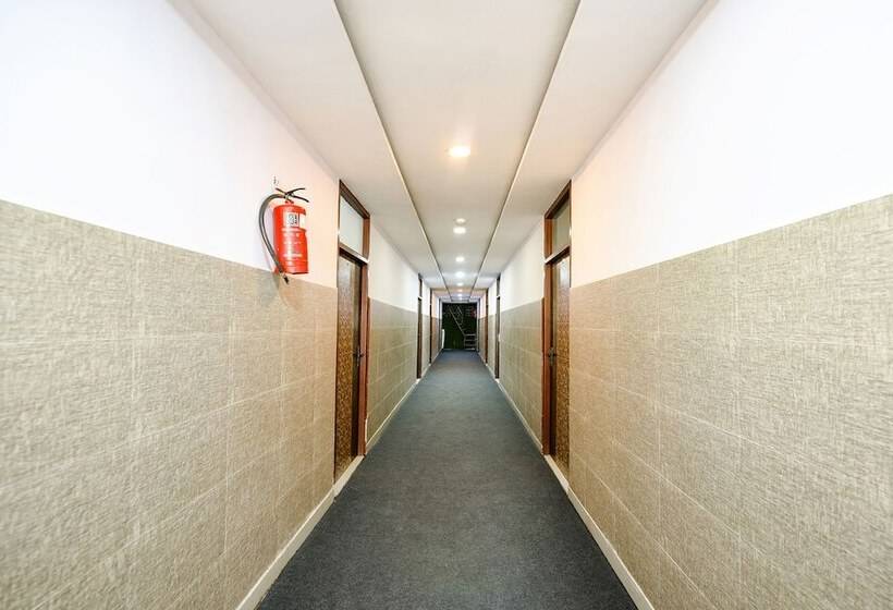 ホテル Fabexpress Golden Stone