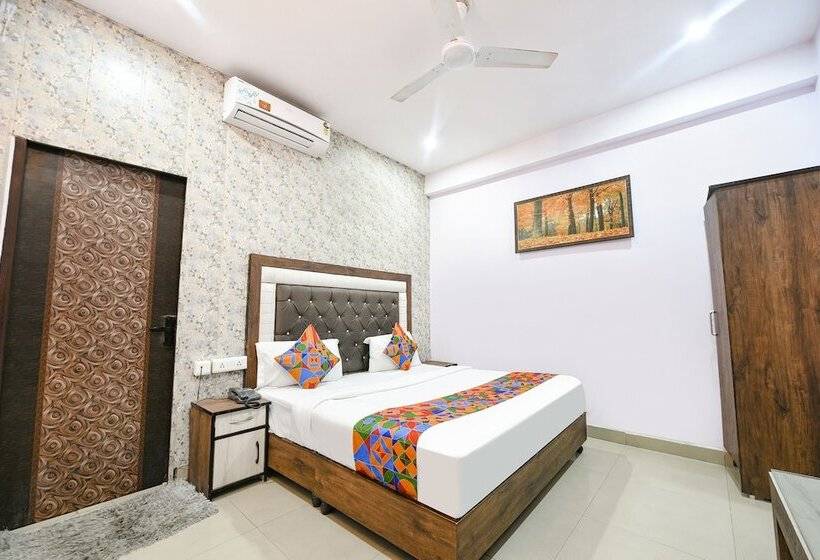 ホテル Fabexpress Golden Stone