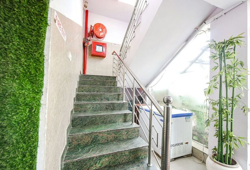 ホテル Fabexpress Golden Stone