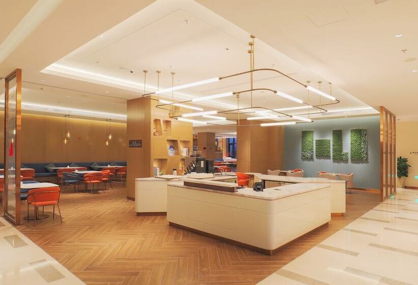 Отель Hilton Garden Inn Changzhou Jintan