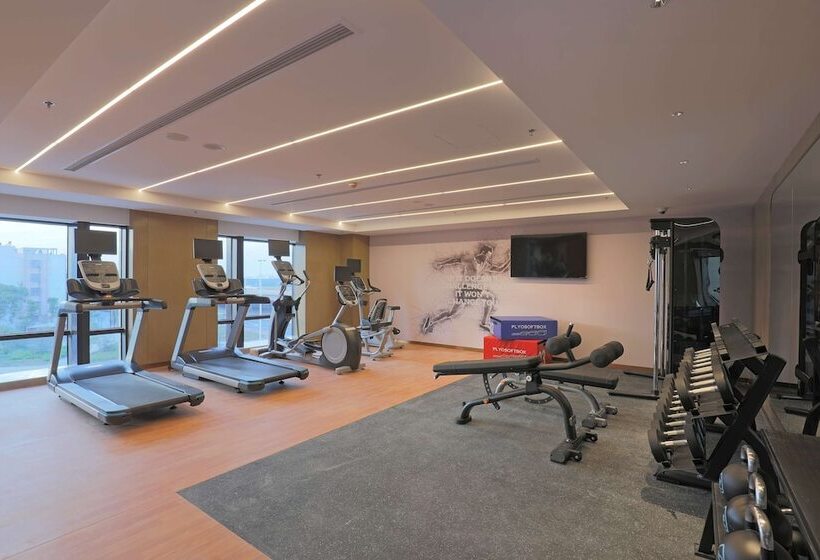 Отель Hilton Garden Inn Changzhou Jintan