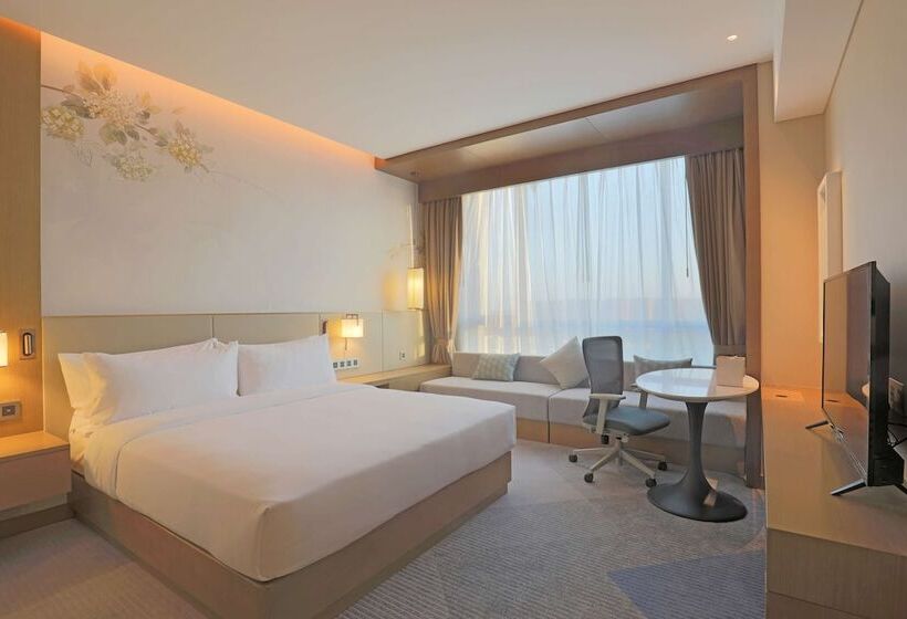 Отель Hilton Garden Inn Changzhou Jintan