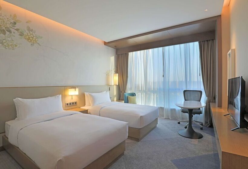Отель Hilton Garden Inn Changzhou Jintan