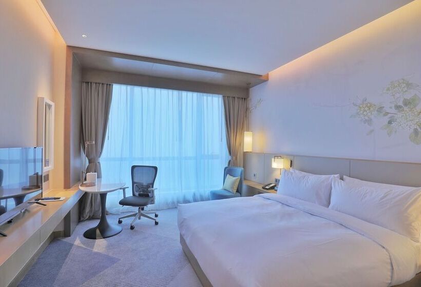 Отель Hilton Garden Inn Changzhou Jintan