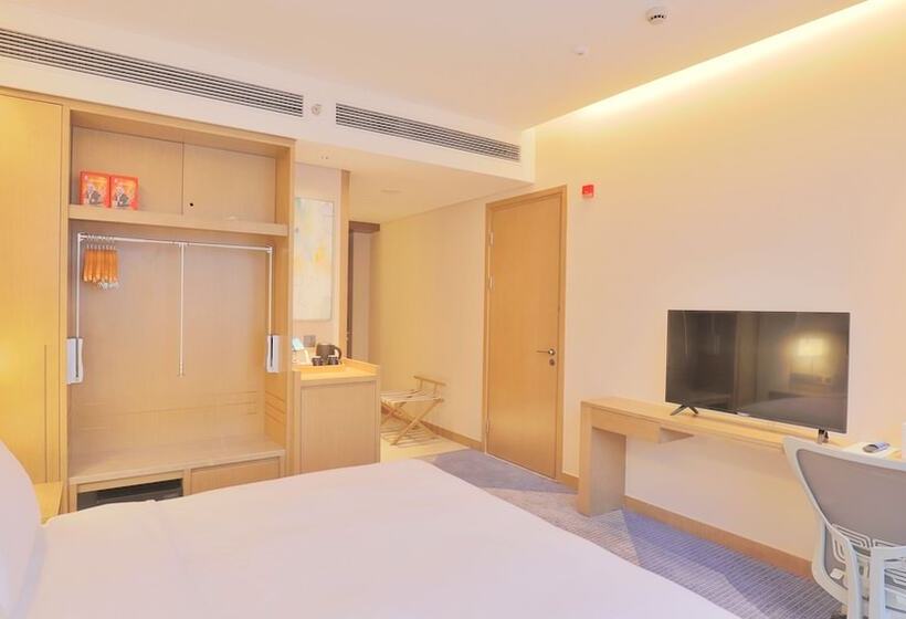 Отель Hilton Garden Inn Changzhou Jintan