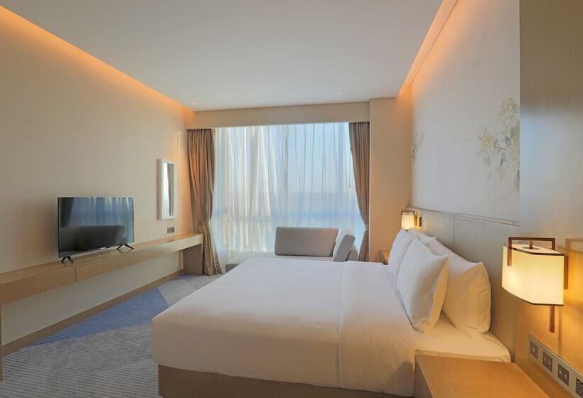 Отель Hilton Garden Inn Changzhou Jintan