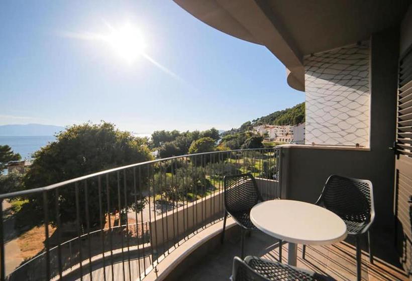 ホテル Ivando   K&s