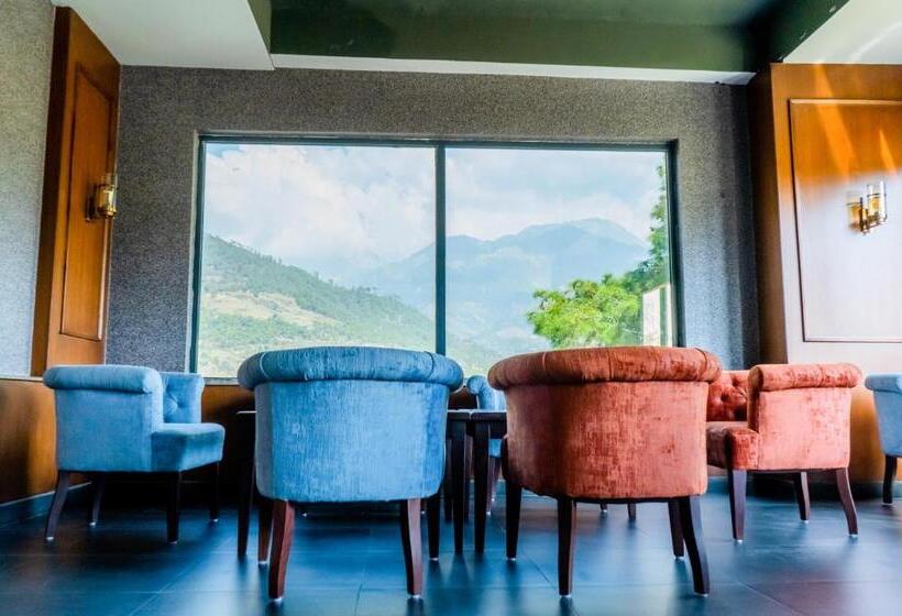 酒店 Justa Palampur Resort & Convention Centre