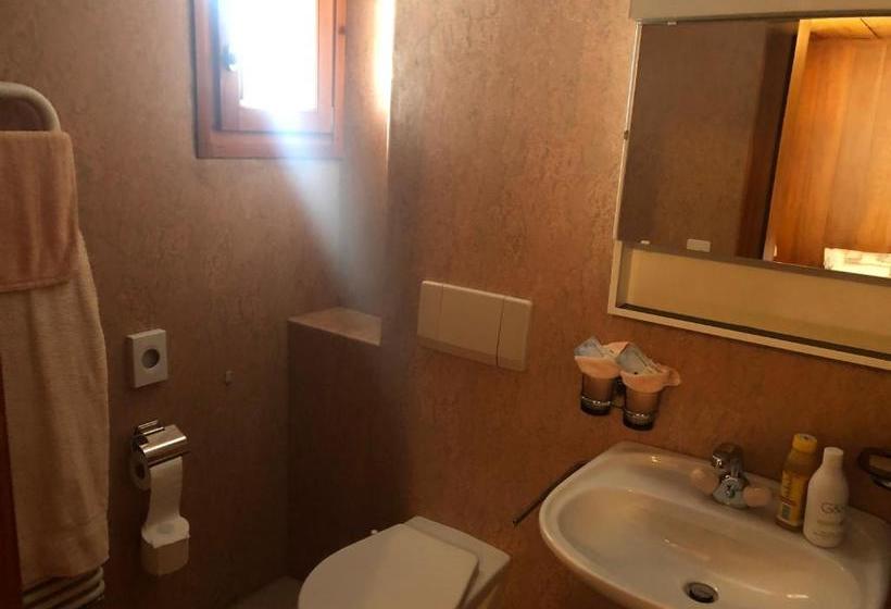 בית מלון כפרי Klenenhorn Rosswald