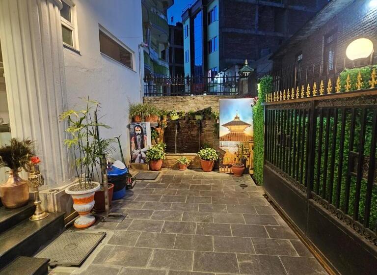 هتل Krishna Kathmandu