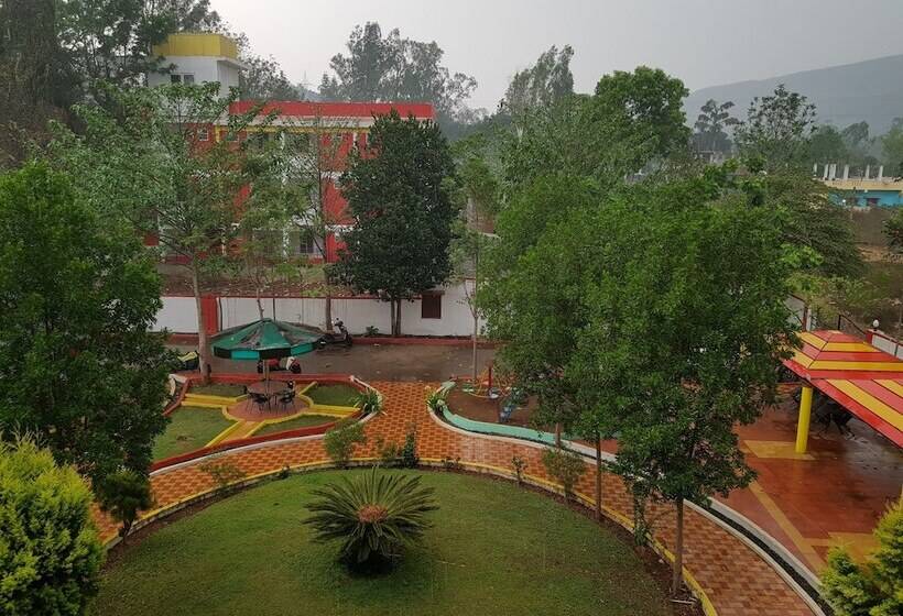 בית מלון כפרי Krishna Tara Comforts