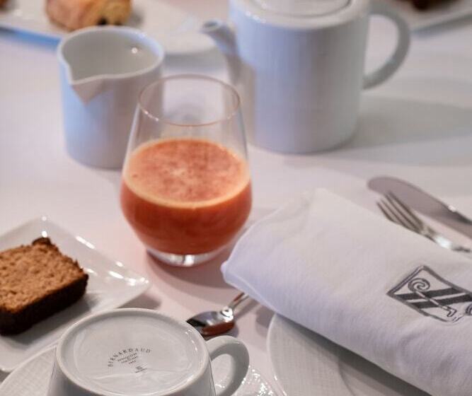 Отель Les Remparts Hôtels Et Demeures Historiques