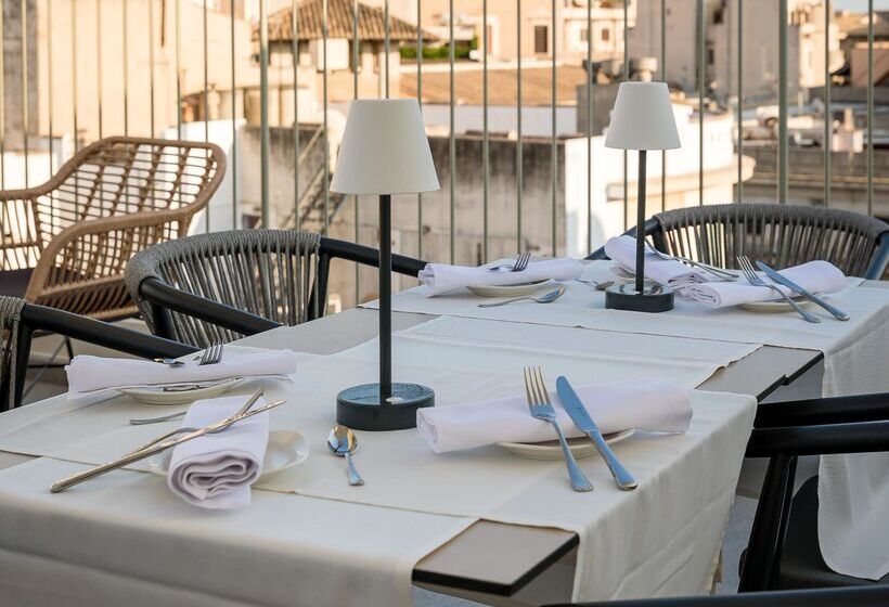 هتل Nivia Born Boutique