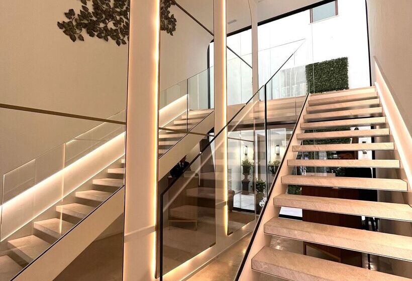 هتل Nivia Born Boutique