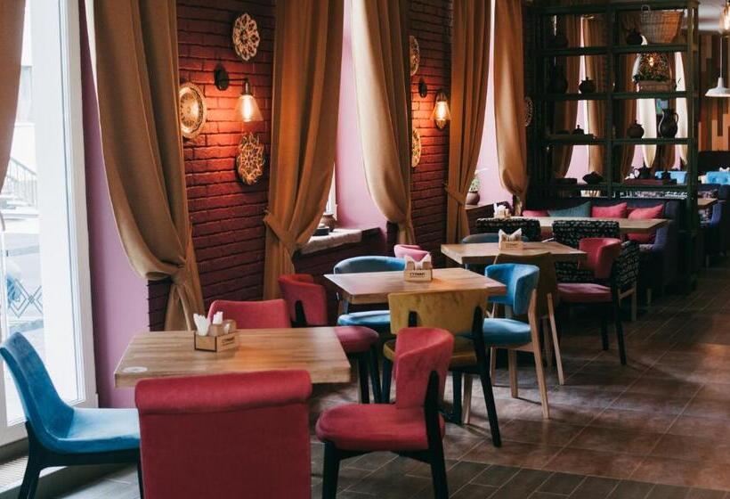 هتل Optima Collection Khmelnytskyi