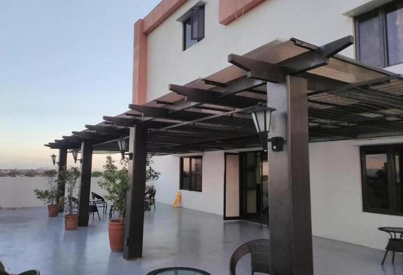 فندق Oyo 724 Paseo Verde At Real Condominium