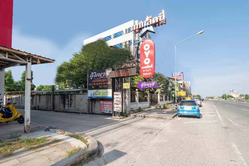 هتل Oyo 75382 Galaxy & Sauna Resort