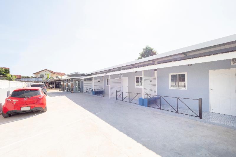 ホテル Oyo 75383 Danthip Place