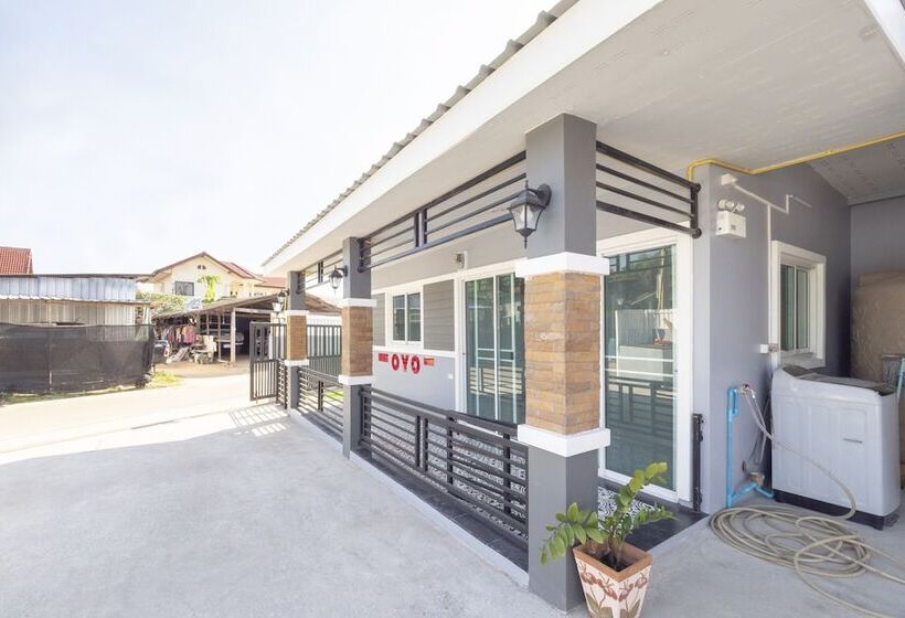 ホテル Oyo 75383 Danthip Place