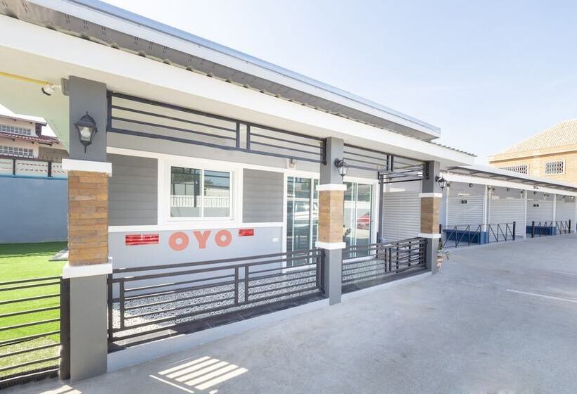 ホテル Oyo 75383 Danthip Place