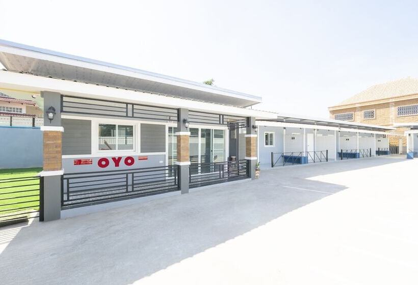 ホテル Oyo 75383 Danthip Place