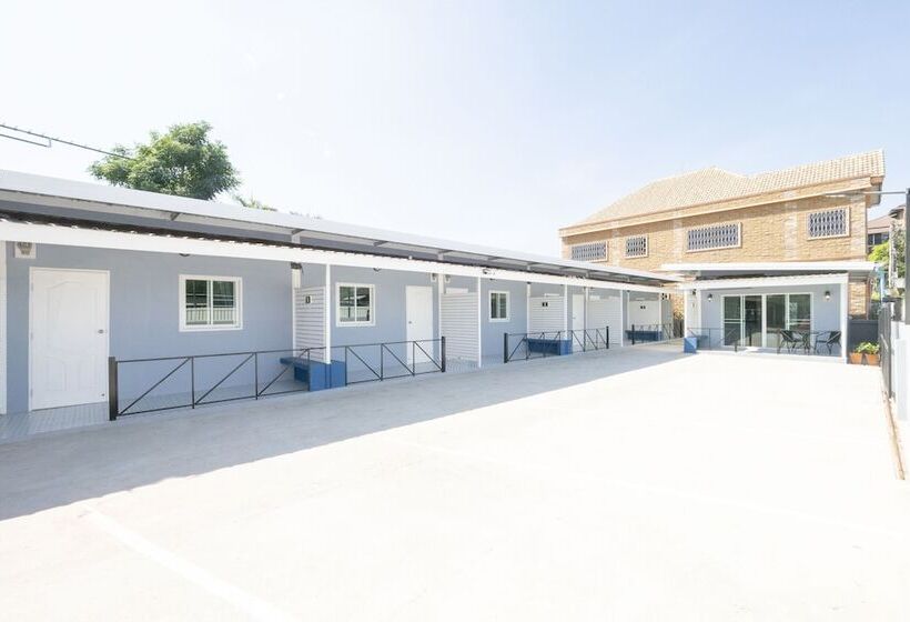 ホテル Oyo 75383 Danthip Place