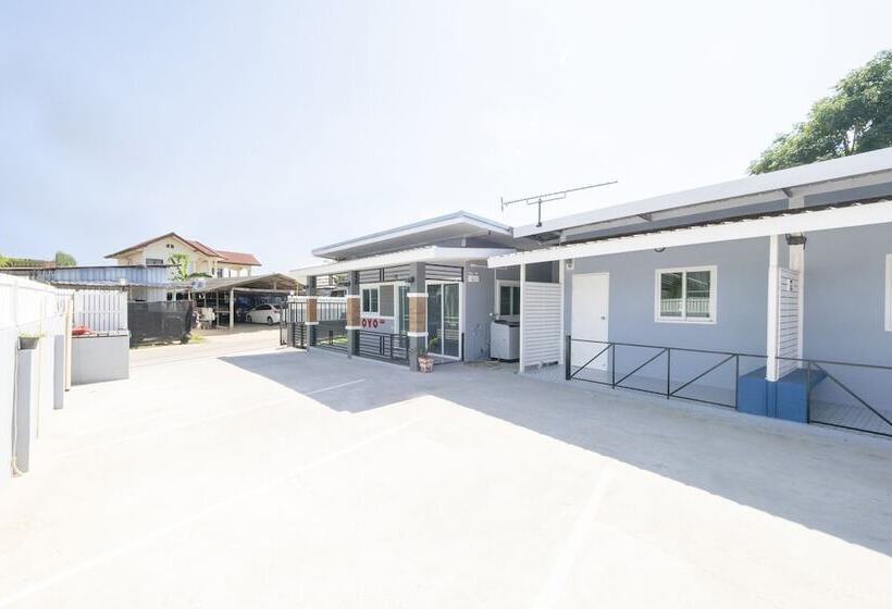 ホテル Oyo 75383 Danthip Place