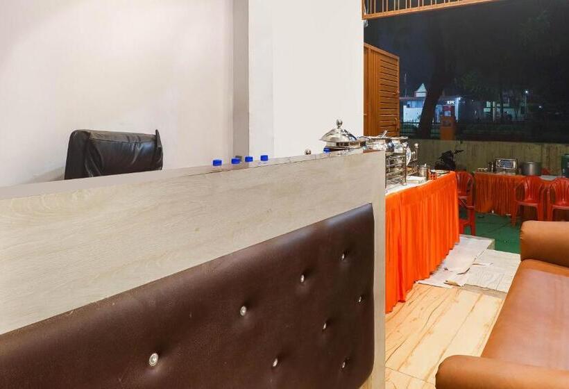 酒店 Spot On Royal Inn