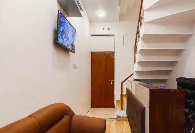 酒店 Spot On Royal Inn