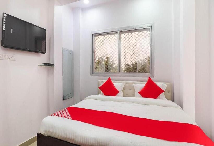 酒店 Spot On Royal Inn