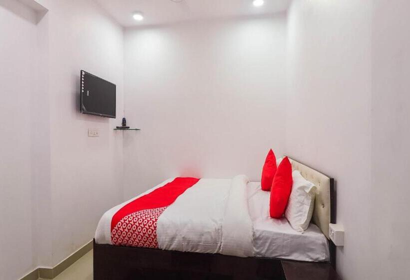 酒店 Spot On Royal Inn