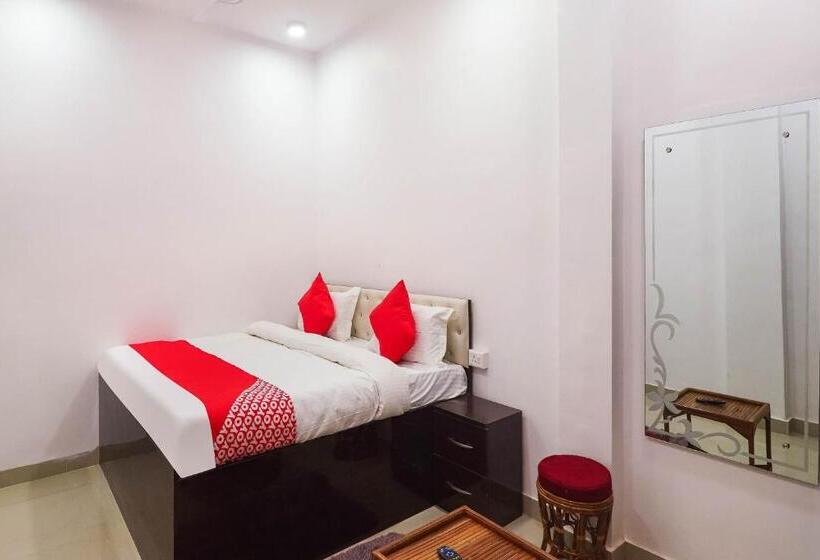 酒店 Spot On Royal Inn