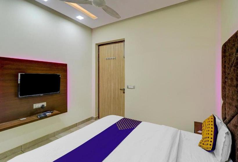 Отель Oyo 76162 New Shivani