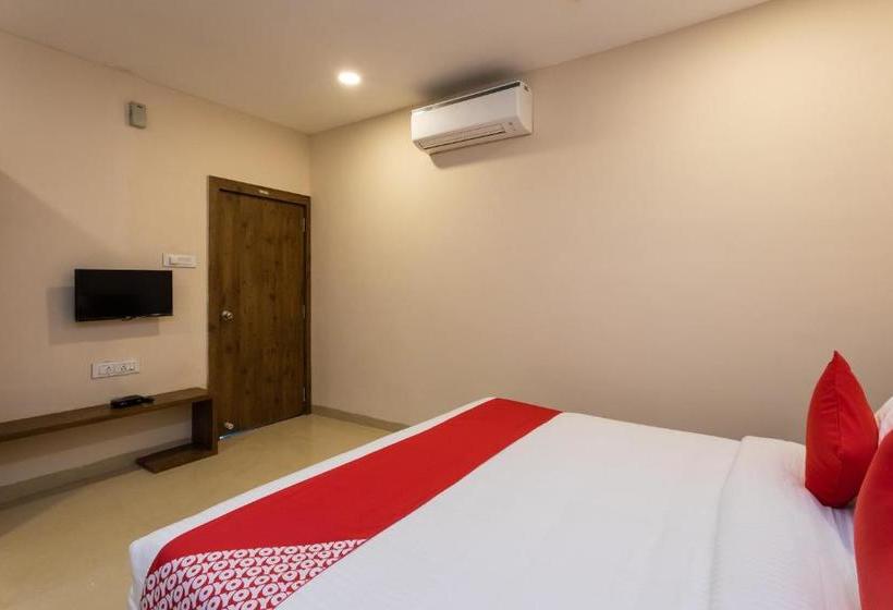 Отель Spot On 77058  Luv Palace 2