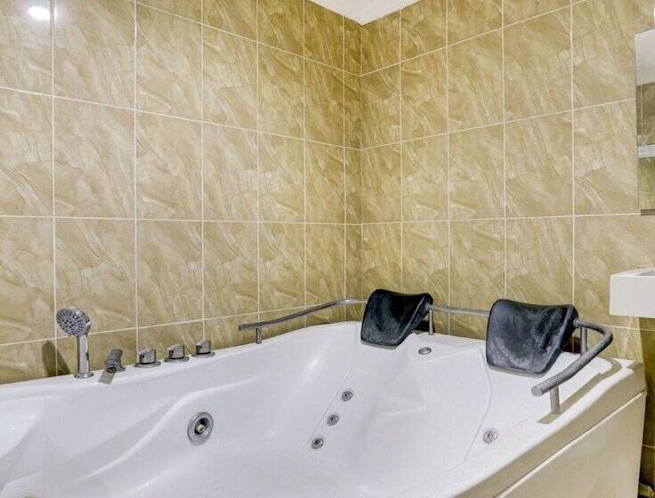 فندق Oyo 90131 Vin Stay Cokro