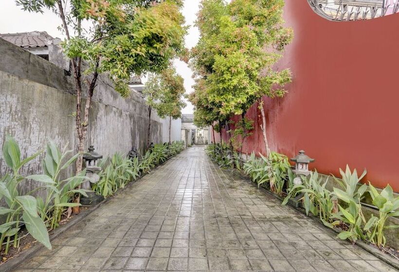 فندق Oyo 90131 Vin Stay Cokro