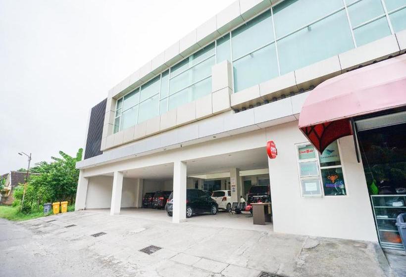 Отель Oyo 90134 Santika Fidela