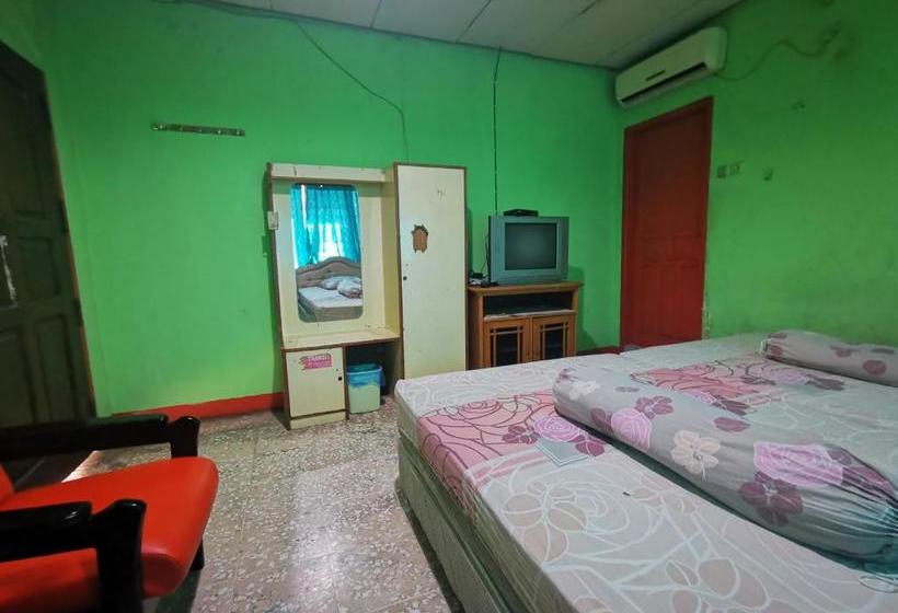 בית מלון כפרי Oyo 90136  Bone Indah