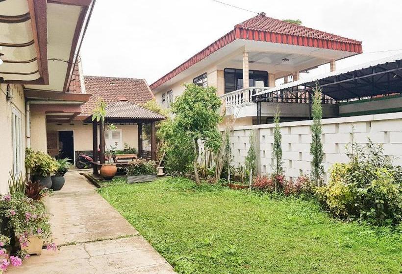 Отель Oyo 90138 Dear Darlin Villa  Family Stay