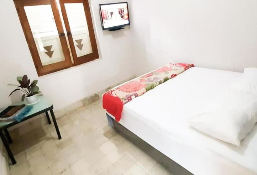 Отель Oyo 90138 Dear Darlin Villa  Family Stay