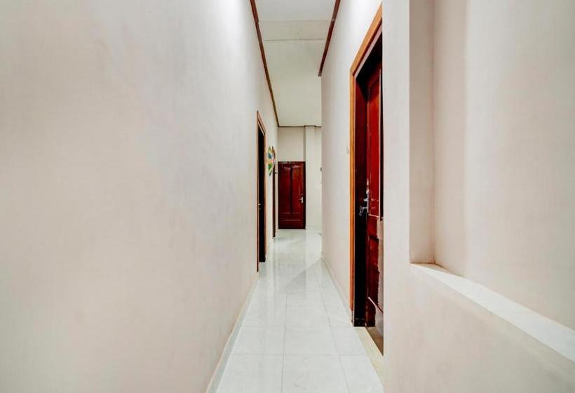 Отель Oyo 90138 Dear Darlin Villa  Family Stay