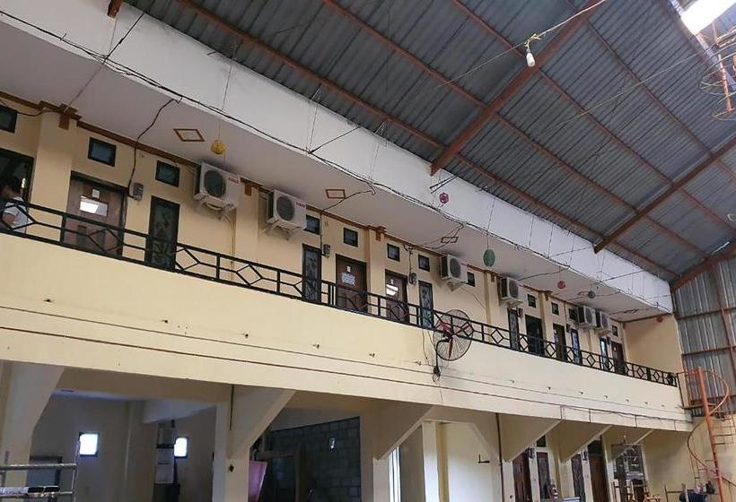 فندق Oyo 90139 Arival Homestay Syariah