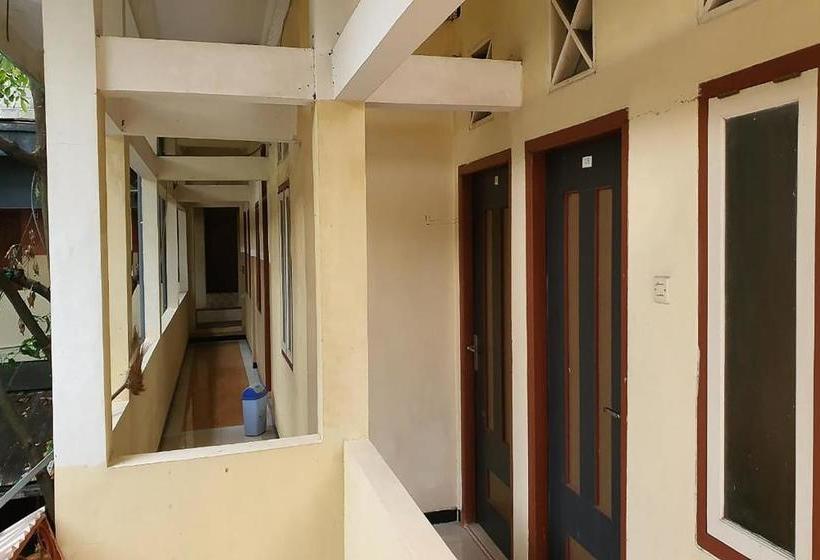 فندق Oyo 90139 Arival Homestay Syariah