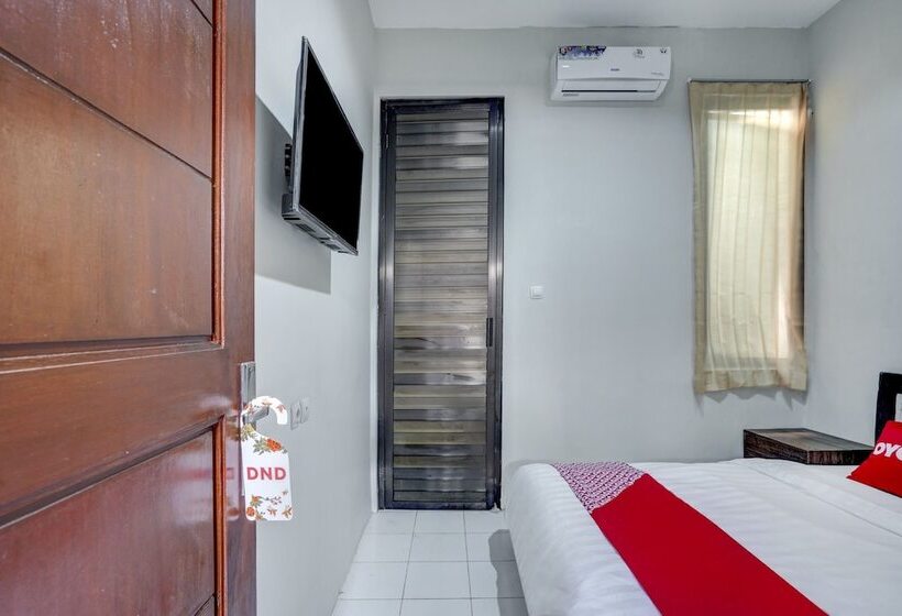 בית מלון כפרי Reddoorz Syariah Near Bypass Krian