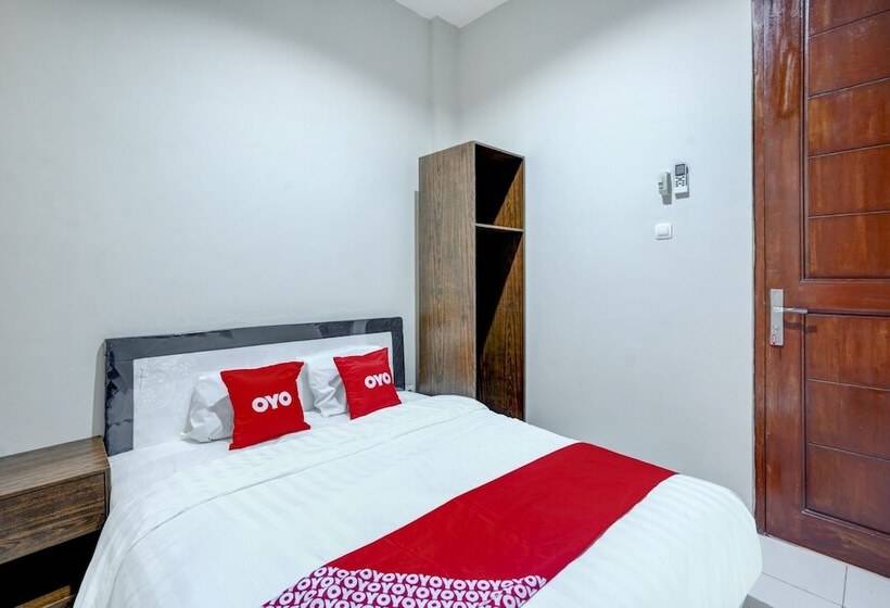 בית מלון כפרי Reddoorz Syariah Near Bypass Krian