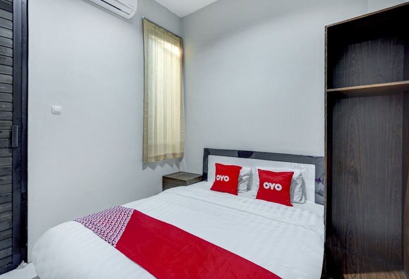 בית מלון כפרי Reddoorz Syariah Near Bypass Krian